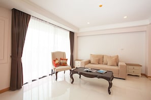 1-BR Suite with SofaBed @Rocco HuaHin_3J