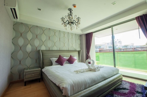 2-BR Apartment w PoolView@RoccoHuaHin_3I