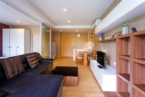 Baan SanKraam_1BR Apt, ICD-PoolView