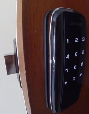 Unclassified image, 3 of 48, button