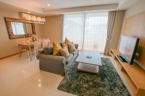 SeaView Partial 1BR Suite@RoccoHuaHin_7I