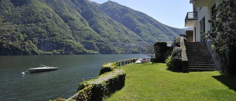 Villa Laglio right on Lake Como