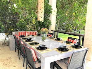 Villa Patrick - dining-table