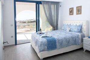 Aelia Luxury Villa - Bedroom 1 (upper floor)