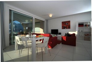 Open plan living, dining and kitchen area