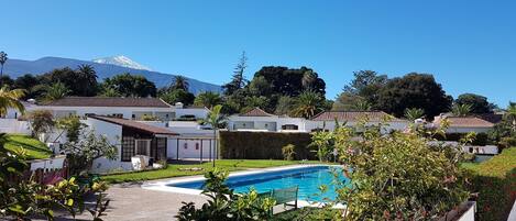 Vistas desde la casa del Teide y de la piscina climatizada