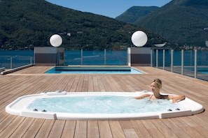 Communal jacuzzi