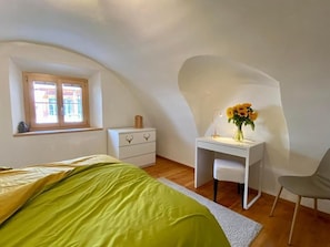 Bedroom 3 - Room of singing deers