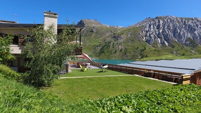 Very large family terrace apartment