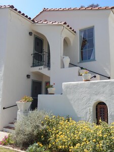 Best Santa Barbara Location - 1 Block From the Beach, 2 Blocks From State St.