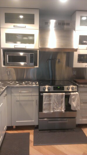 Kitchen with potfiller