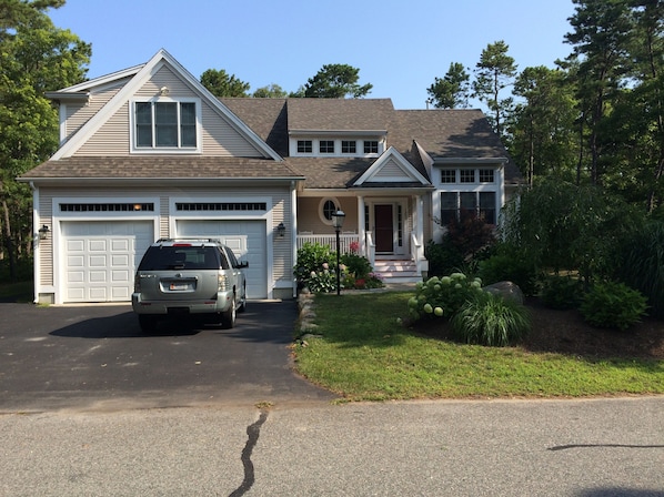 Quiet street and professional landscaping. Large driveway for 5 cars 