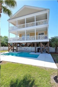 6 BEDROOM, 6 Bath, Sleeps 18, Family Friendly, OCEAN VIEWS, PRIVATE POOL***