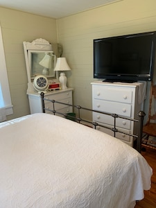 Come and Enjoy the Country Life $165 Per Night 