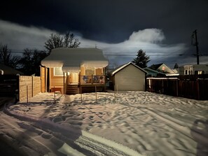 The Bungalow, Kellogg, Idaho
Private house, basement & deck for your use.
