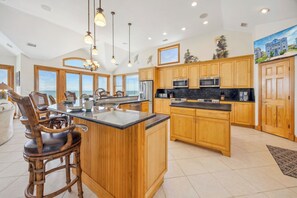 Surf or Sound Realty - 782 - Forever Moore - Kitchen -6