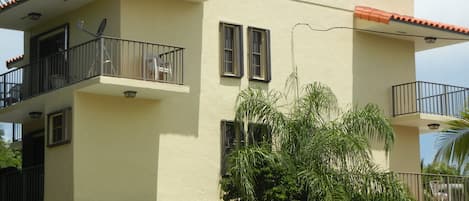 Town house with 4 terraces