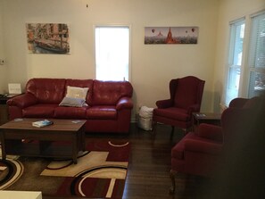 Beautiful vintage space with plenty of room for the Family 