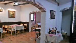 Ranch restaurant,ideal for team buldings,presentations and afternoon breaks.