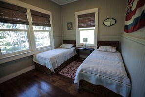 Bedroom 1 two twin beds