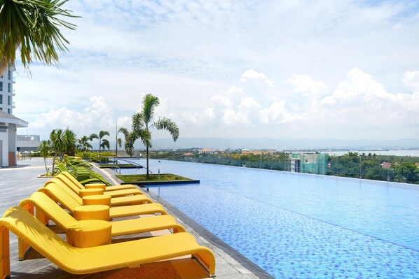 Luxurious Studio w/ Ocean-view in Mactan