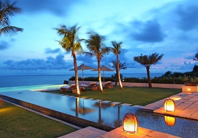 Panoramic Clifftop Luxury 6 Bedroom Villa with beach access, Uluwatu