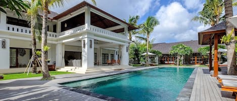 T6 - 6Bed Lux Magnificent Villa,Seminyak