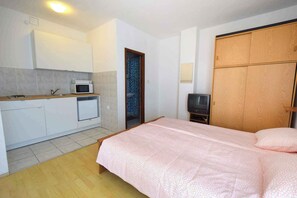 living/bedroom