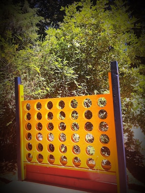 Children’s play area – outdoor