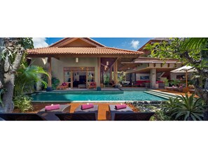 Kinaree Lux 4 Bedroom Villa By The Beach