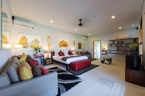 Kinaree Lux 4 Bedroom Villa By The Beach