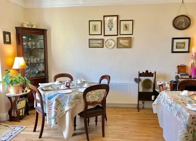 Boutique B&B INN in Historic Cottage by the Irish Sea, 15 min from Dublin Centre