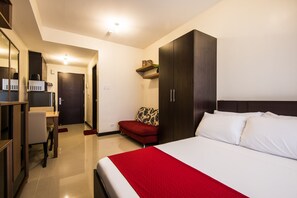Luxurious Studio with Terrific City View
