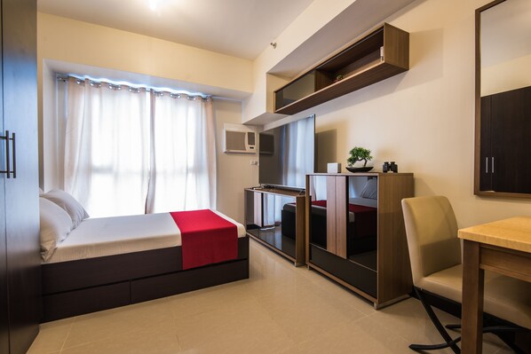Luxurious Studio with Terrific City View