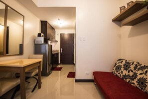 Luxurious Studio with Terrific City View