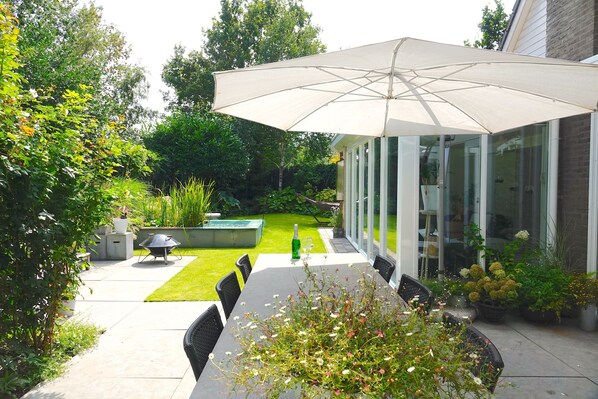 Herrlicher, Sonniger Garten