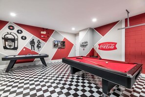 [amenities:game-room:2] Game Room