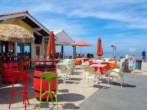 Restau, bar apéros concerts face à la plage d'Ondres 