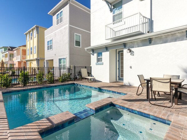 Private Pool & Hot Tub