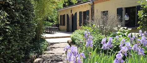 La maison et sa terrasse