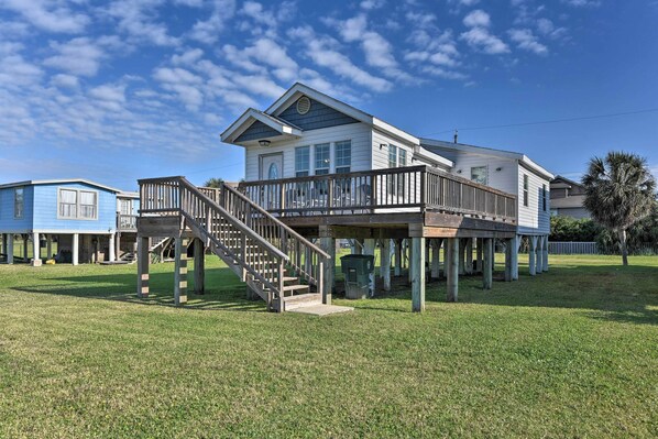 Galveston Vacation Rental | 2BR | 1BA | 800 Sq Ft | Stairs Required