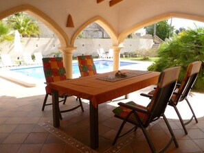 Outdoor dining