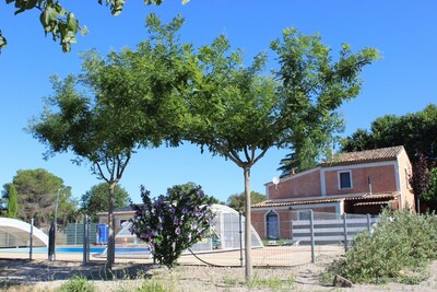 Casa completamente renovada en una zona tranquila, a 200 m del río Herault.