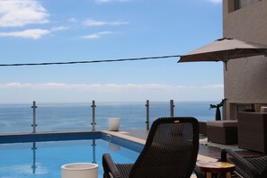 Swimming pool with sea view and private.
