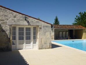 accès direct à la piscine