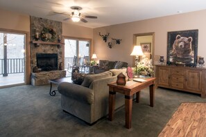 Living Room w/fireplace