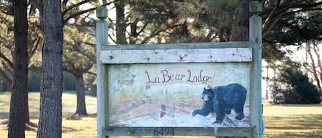 Welcome to La Bear Lodge