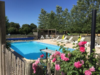 Casa rural de lujo de 3 dormitorios Le Tilleul con piscina en el lugar y jardines asombrosos