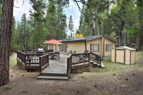 Rosenberg's Creekside Cabin