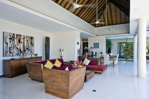 Merayu, Luxury 5 Bedroom Villa, Canggu;